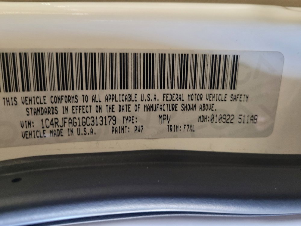 Used 2016 Jeep Grand Cherokee Laredo w/ Quick Order Package 23E image 33