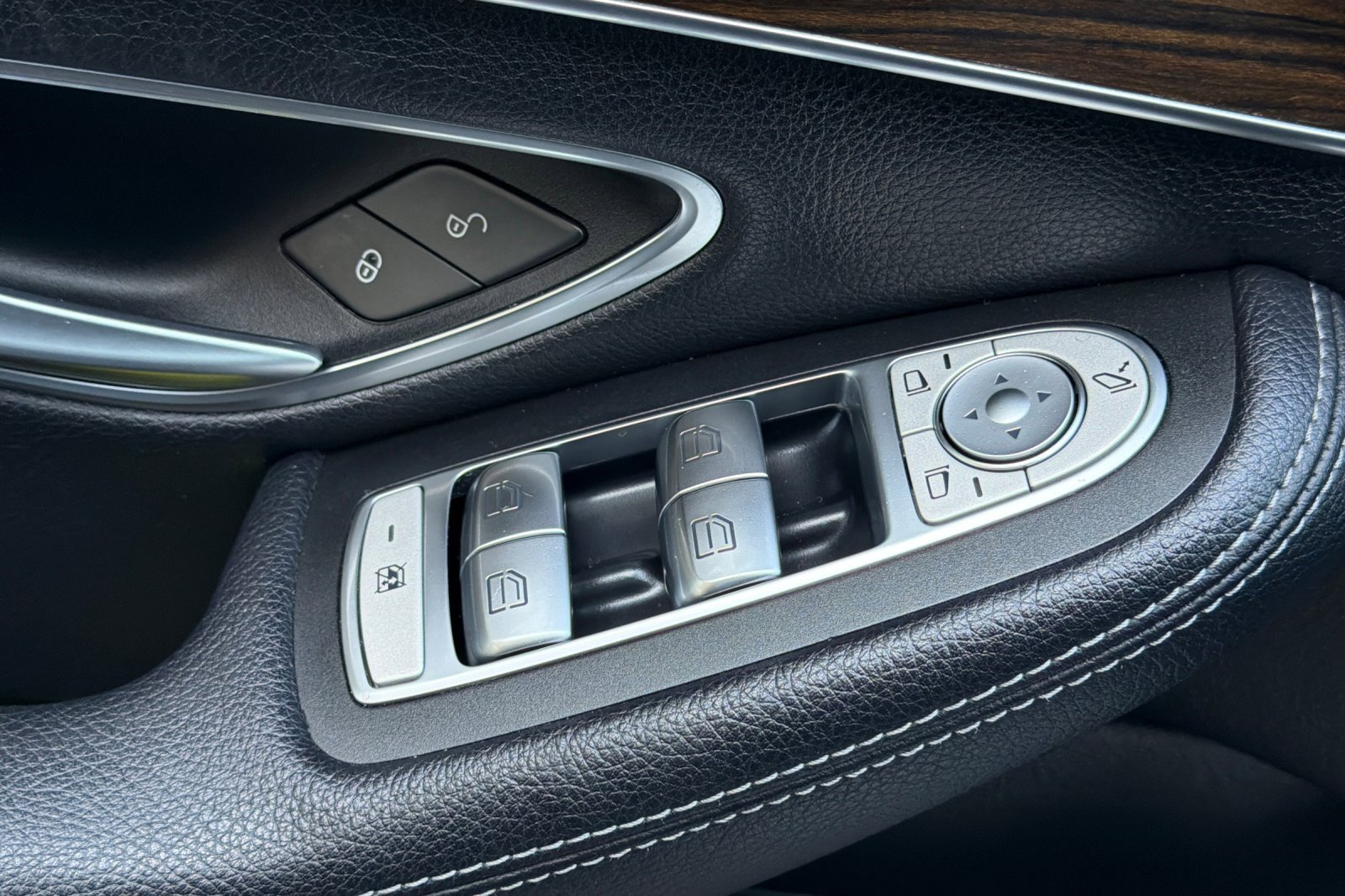 Certified 2018 Mercedes-Benz C 300 Sedan image 12