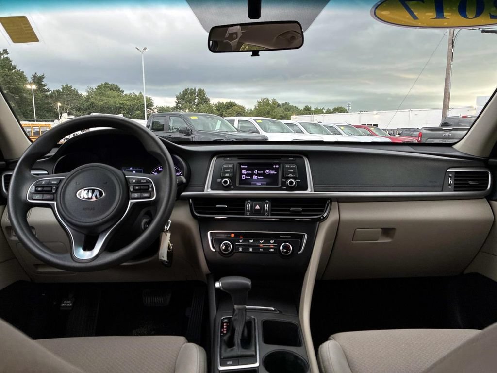Used 2017 Kia Optima LX FWD image 14