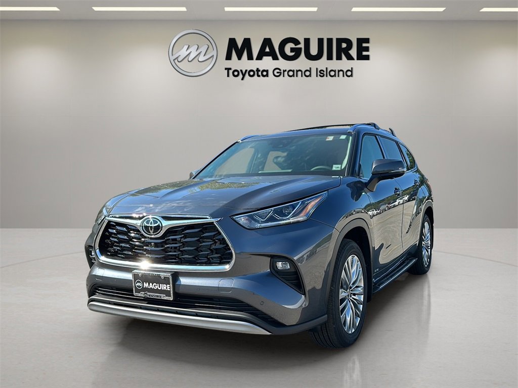 New 2025 Toyota Highlander Platinum