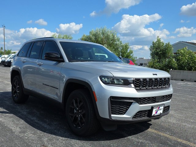 New 2026 Jeep Grand Cherokee Altitude AWD/4WD image 7