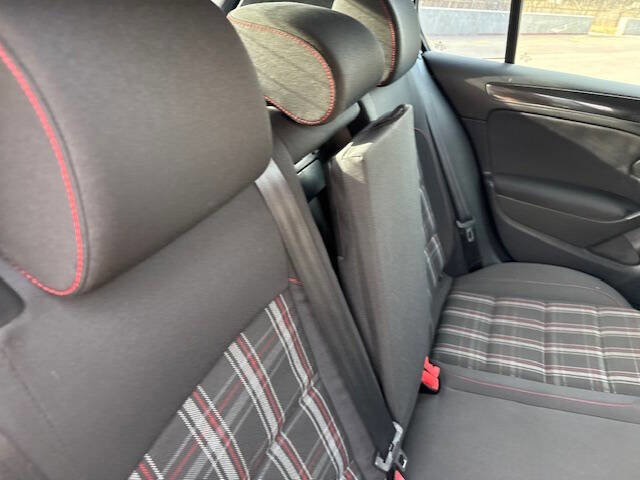 Used 2011 Volkswagen Golf 4-Door image 20