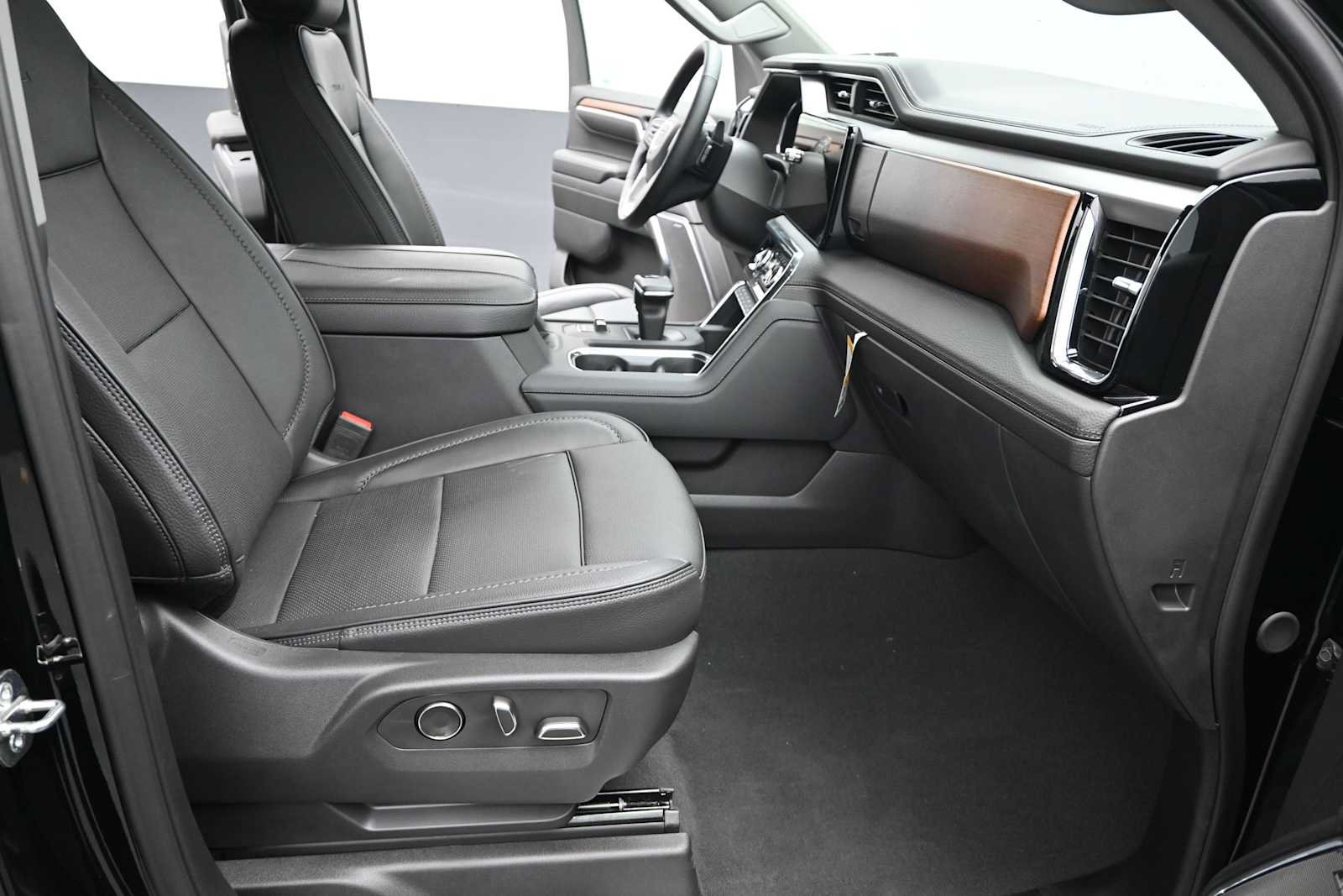 New 2024 GMC Sierra 1500 Denali w/ Technology Package AWD/4WD image 22