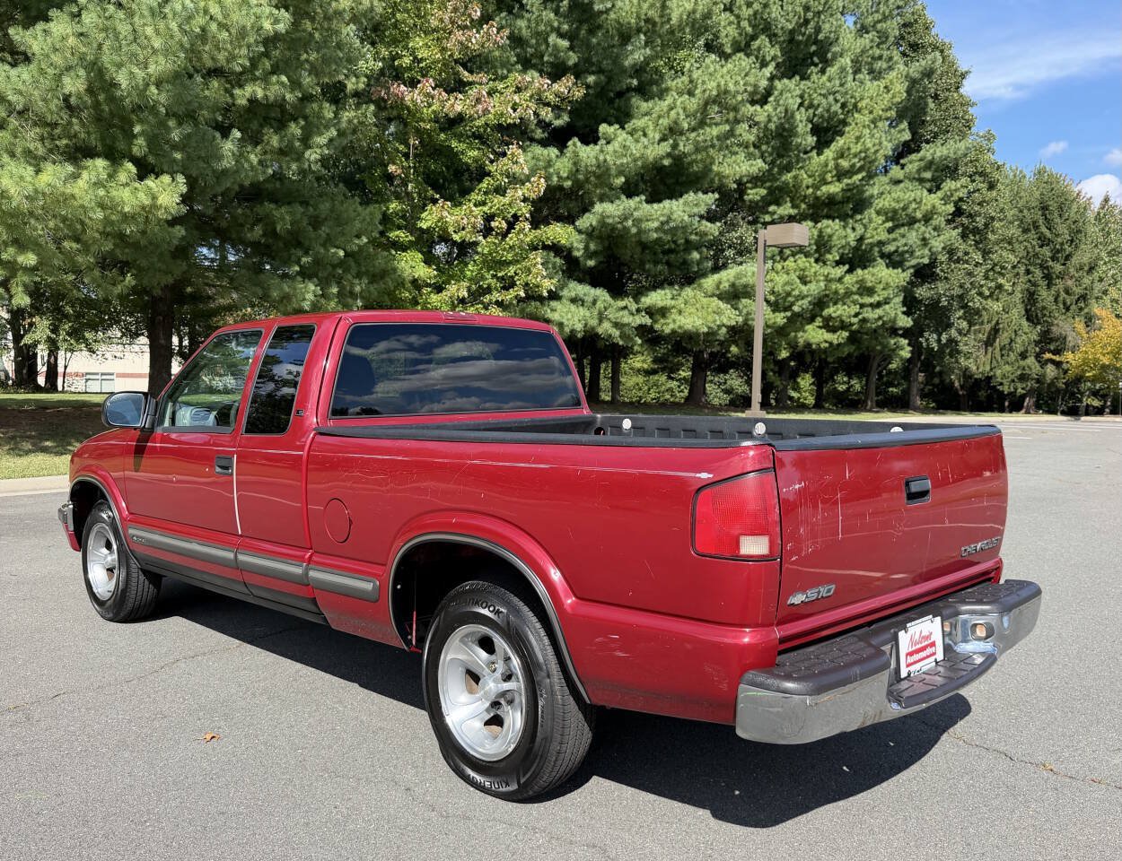 Used 2000 Chevrolet S10 Pickup LS w/ Preferred Equipment Group RWD image 3