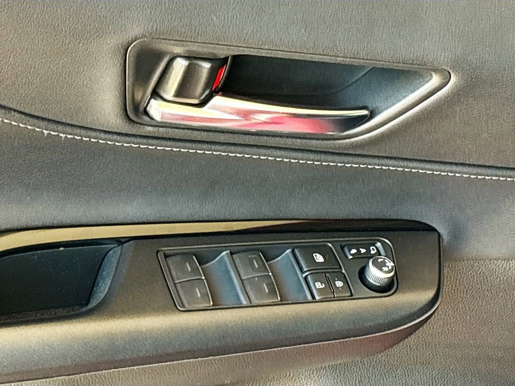Used 2021 Toyota Venza LE w/ Carpet Mat Package (TMS) AWD/4WD image 22