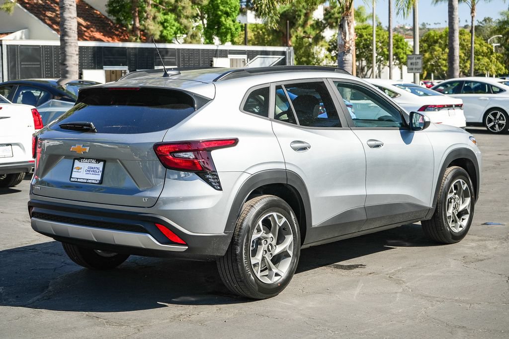 New 2026 Chevrolet Trax LT w/ Sunroof Package FWD image 6