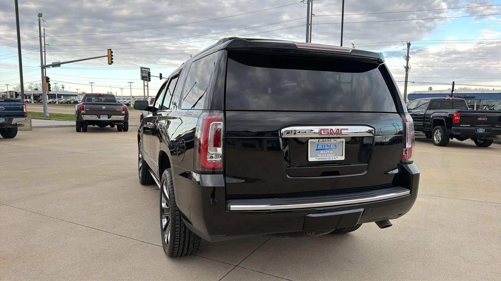 Used 2019 GMC Yukon Denali w/ Denali Ultimate Package image 16
