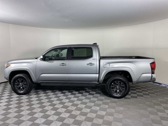 Used 2023 Toyota Tacoma SR5 AWD/4WD image 5