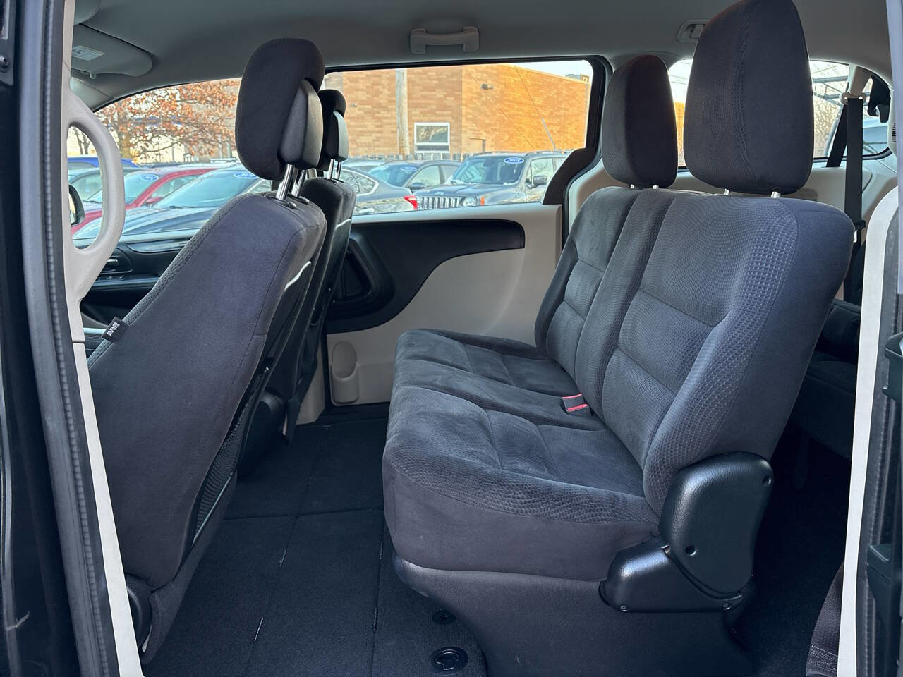 Used 2014 Dodge Grand Caravan American Value Package FWD image 18