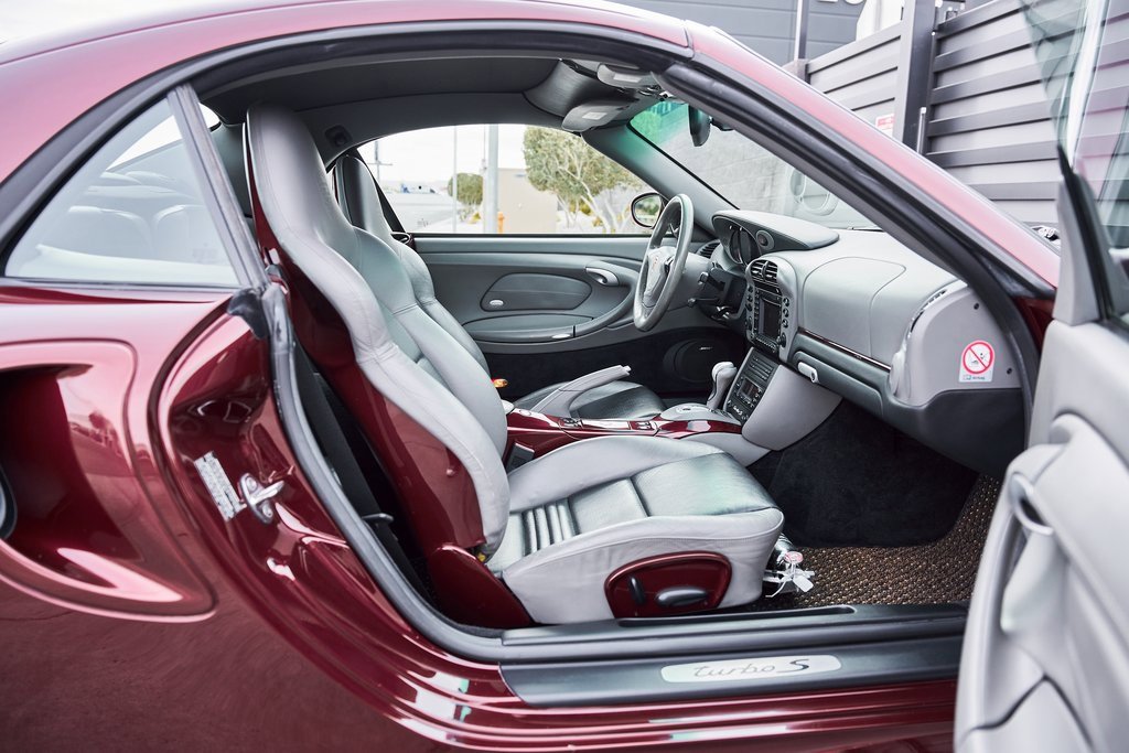 Used 2005 Porsche 911 Turbo image 28