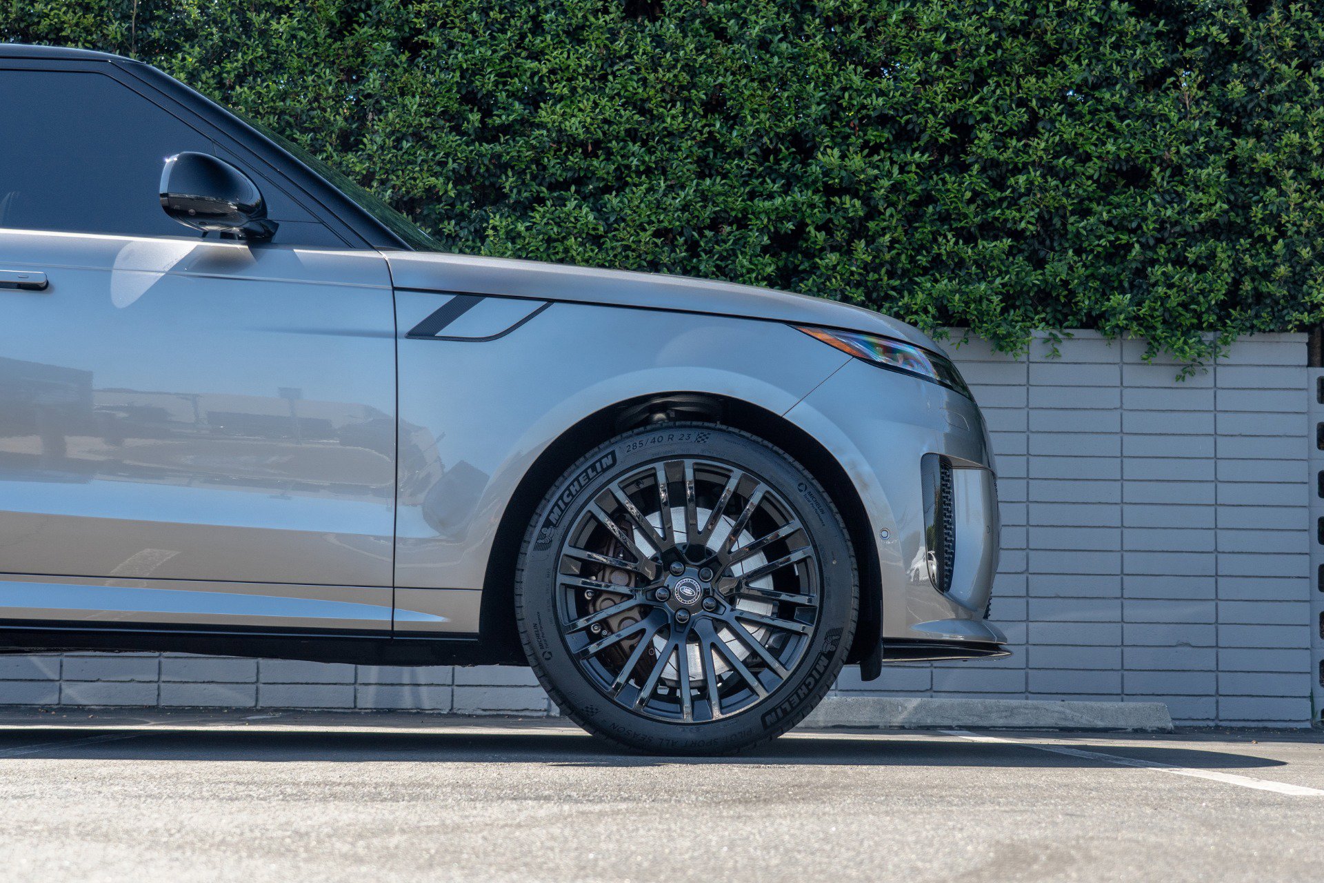 Used 2024 Land Rover Range Rover Sport image 24