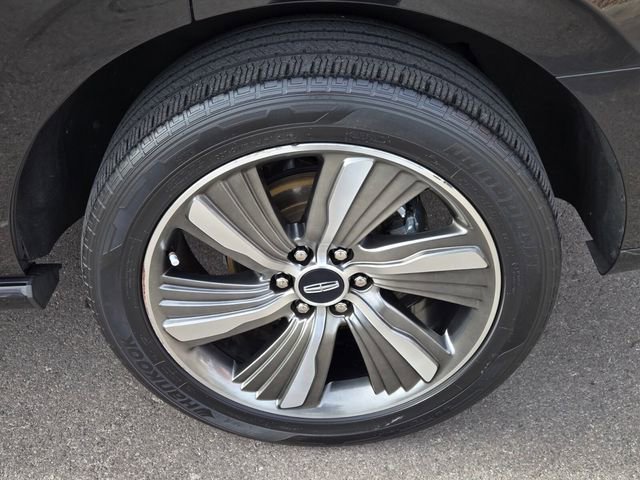 Used 2019 Lincoln Navigator Select w/ Technology Package image 10