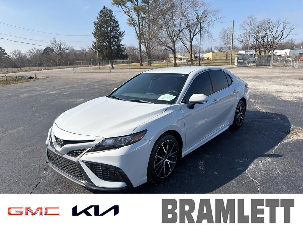 Used 2023 Toyota Camry SE