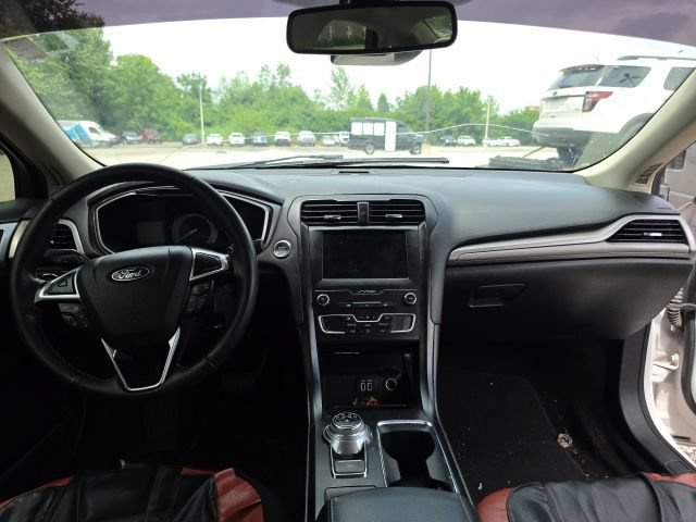 Used 2019 Ford Fusion SE w/ Equipment Group 151A FWD image 16