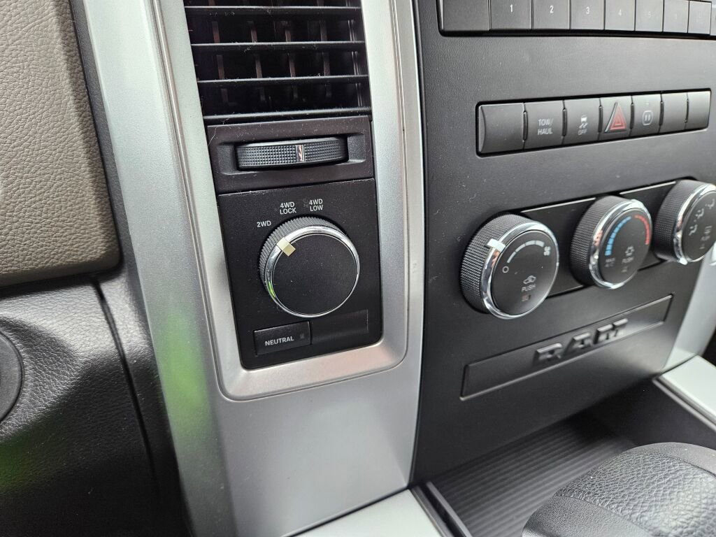 Used 2011 RAM 1500 Classic SLT w/ SLT Plus D←cor Group AWD/4WD image 22