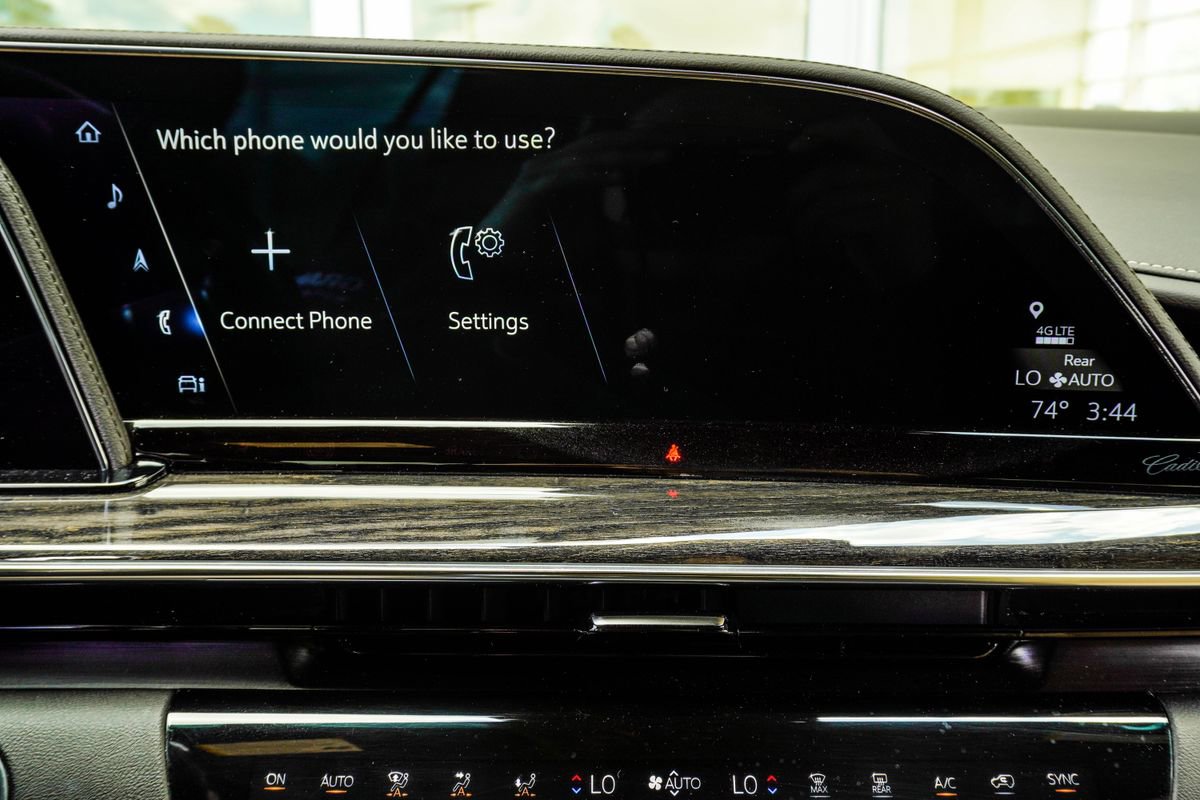 Used 2022 Cadillac Escalade Premium Luxury image 24