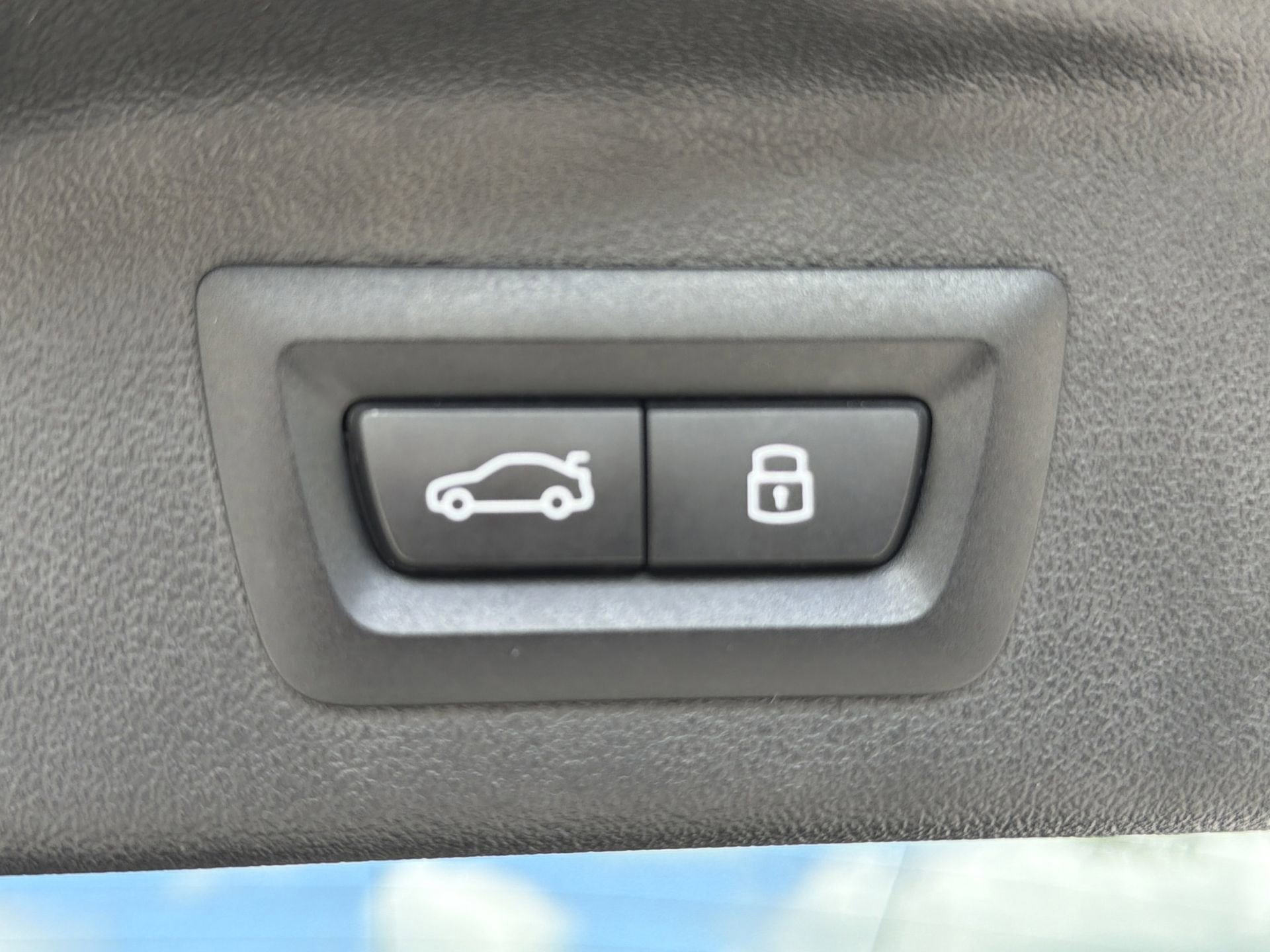 Certified 2025 BMW X7 xDrive40i image 9