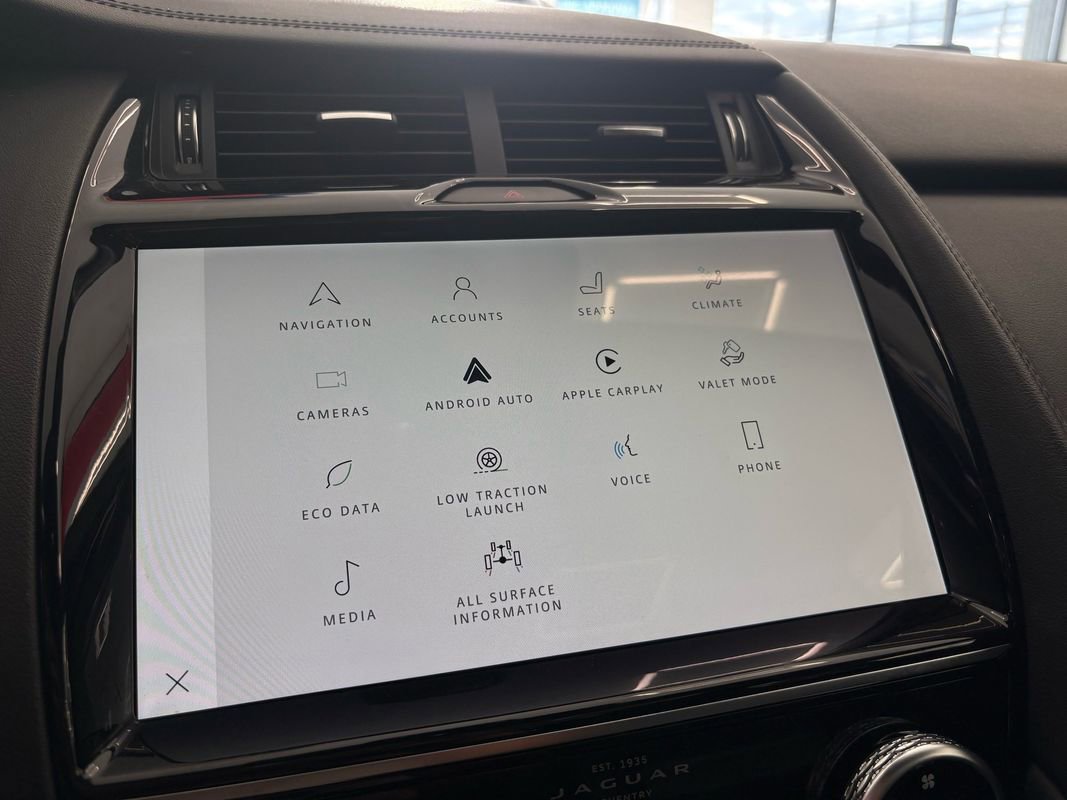 Used 2022 Jaguar E-PACE SE image 29