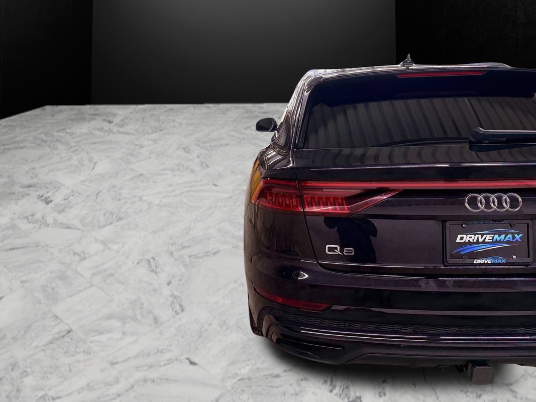 Used 2019 Audi Q8 Prestige w/ Luxury Package AWD/4WD image 10