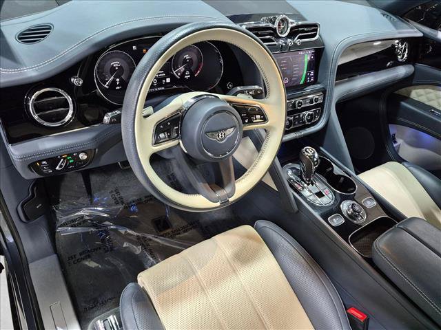 Used 2022 Bentley Bentayga AWD/4WD image 10