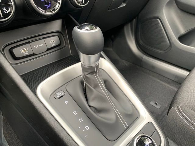 New 2025 Hyundai Venue SEL image 21