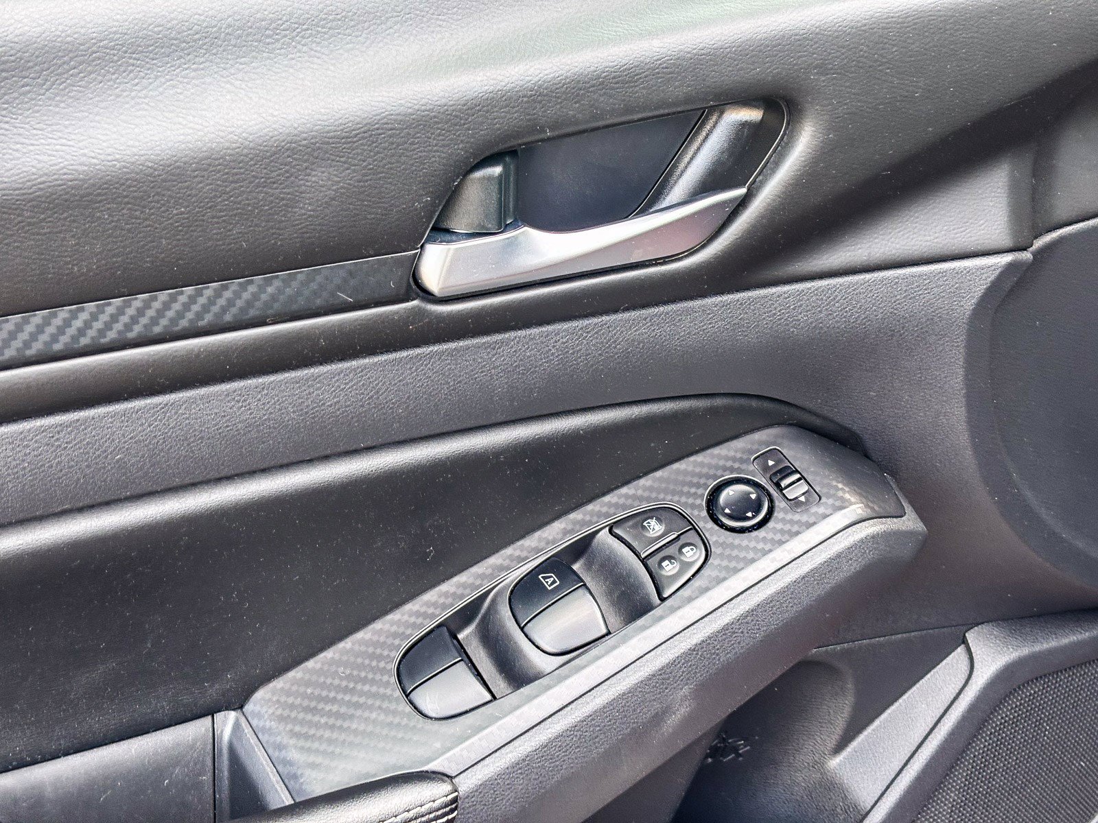 Used 2024 Nissan Altima 2.5 SV image 22