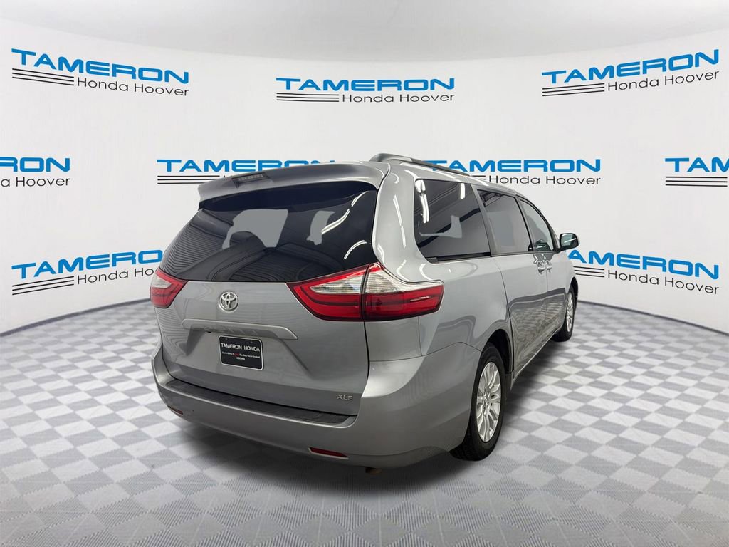 Used 2017 Toyota Sienna XLE FWD image 5