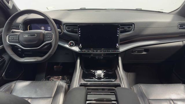 Used 2023 Jeep Wagoneer 2WD image 19