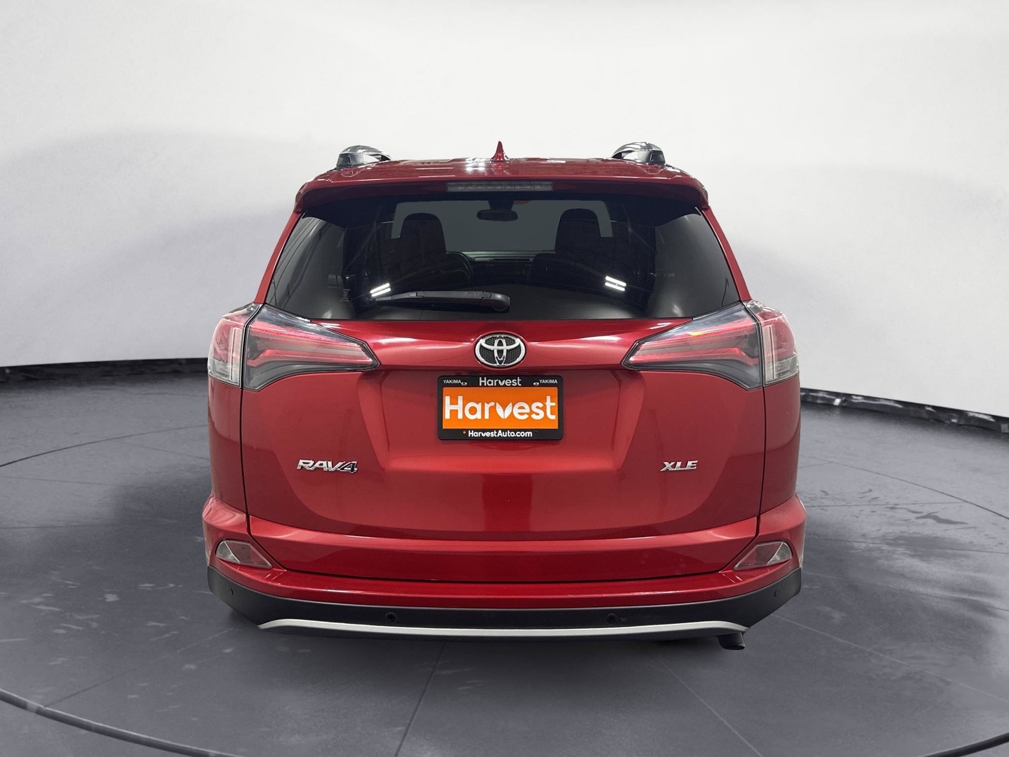 Used 2017 Toyota RAV4 XLE FWD image 7