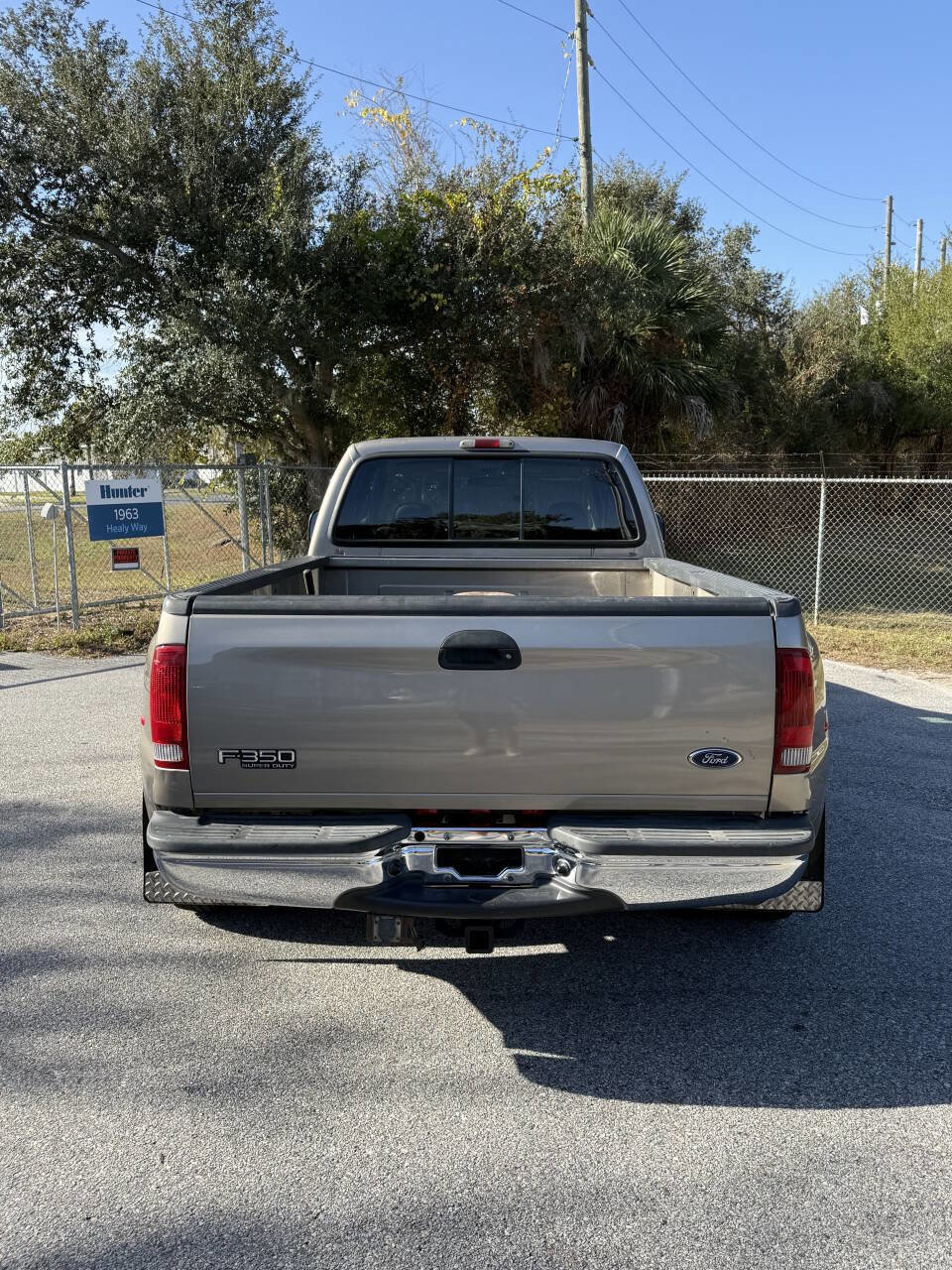 Used 2002 Ford F350 2WD Crew Cab DRW Super Duty image 16