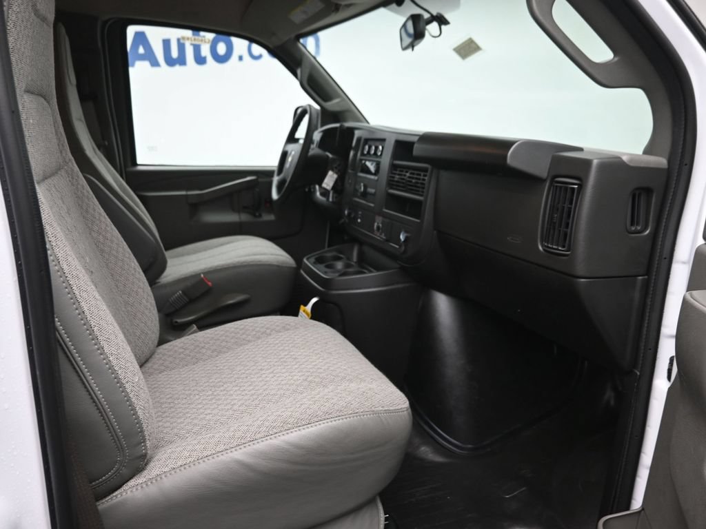 New 2026 Chevrolet Express 2500 Extended w/ Driver Convenience Package RWD image 9