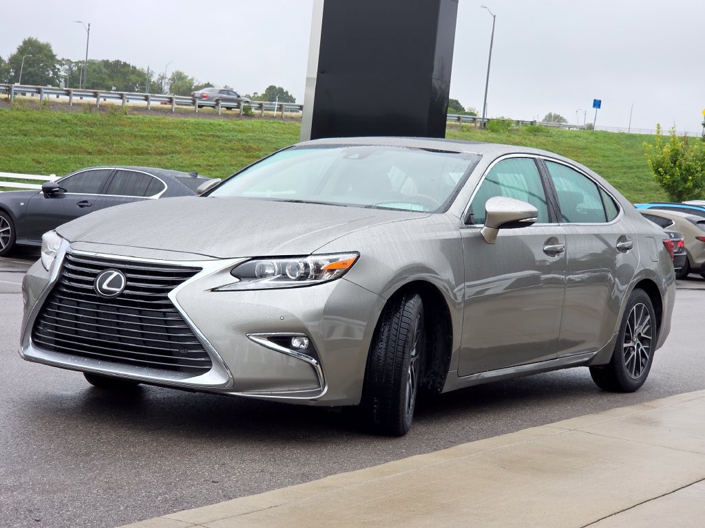 Used 2017 Lexus ES 350 w/ Premium Package FWD image 22