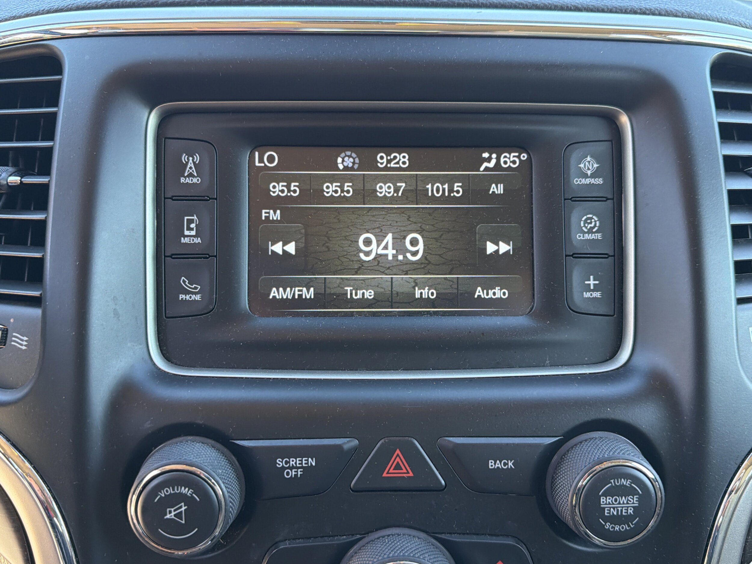 Used 2017 Jeep Grand Cherokee Laredo RWD image 13