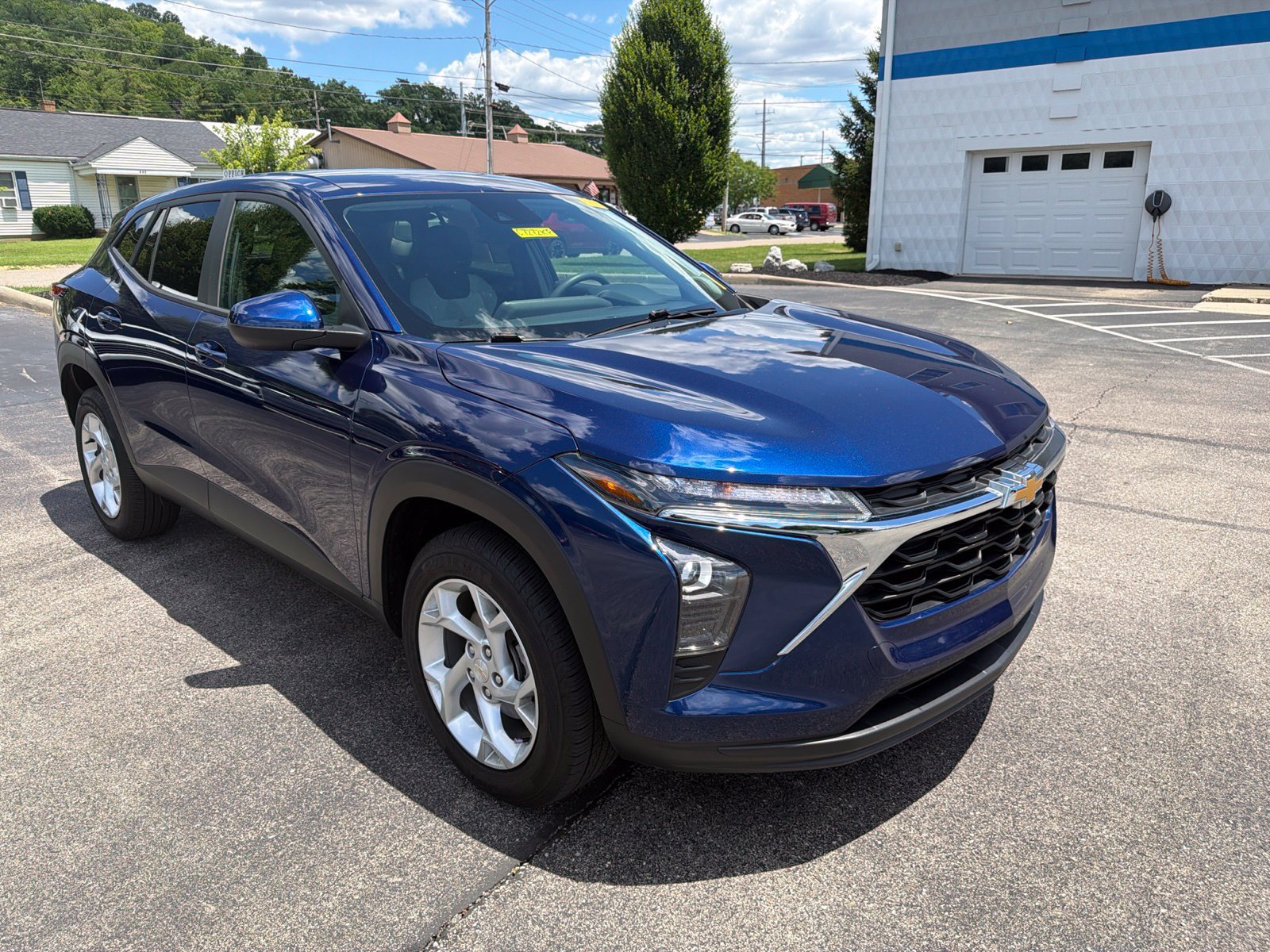 Used 2024 Chevrolet Trax LS w/ LS Convenience Package FWD image 7