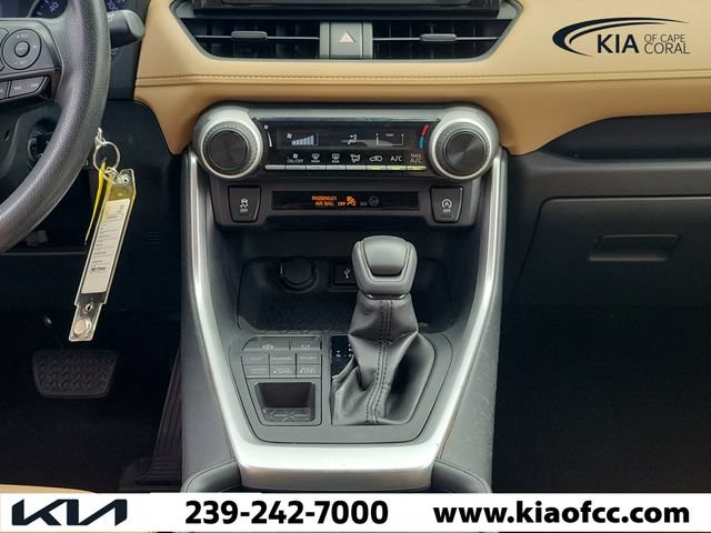Used 2020 Toyota RAV4 LE w/ All Weather Liner Package AWD/4WD image 19