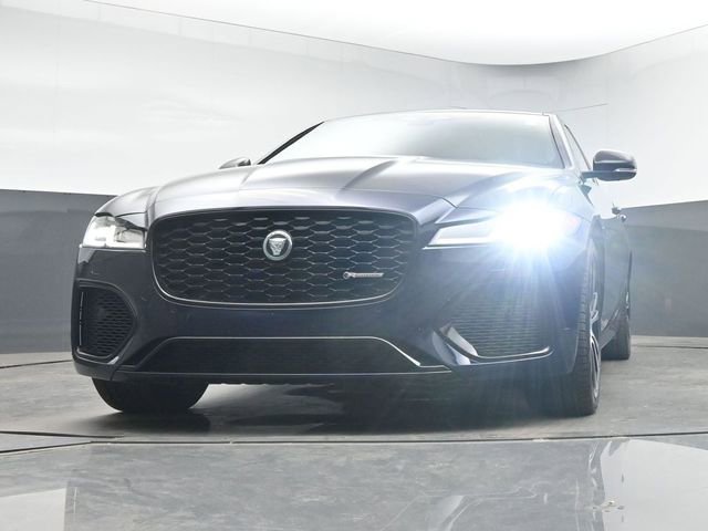 Used 2024 Jaguar XF R-Dynamic SE AWD/4WD image 12