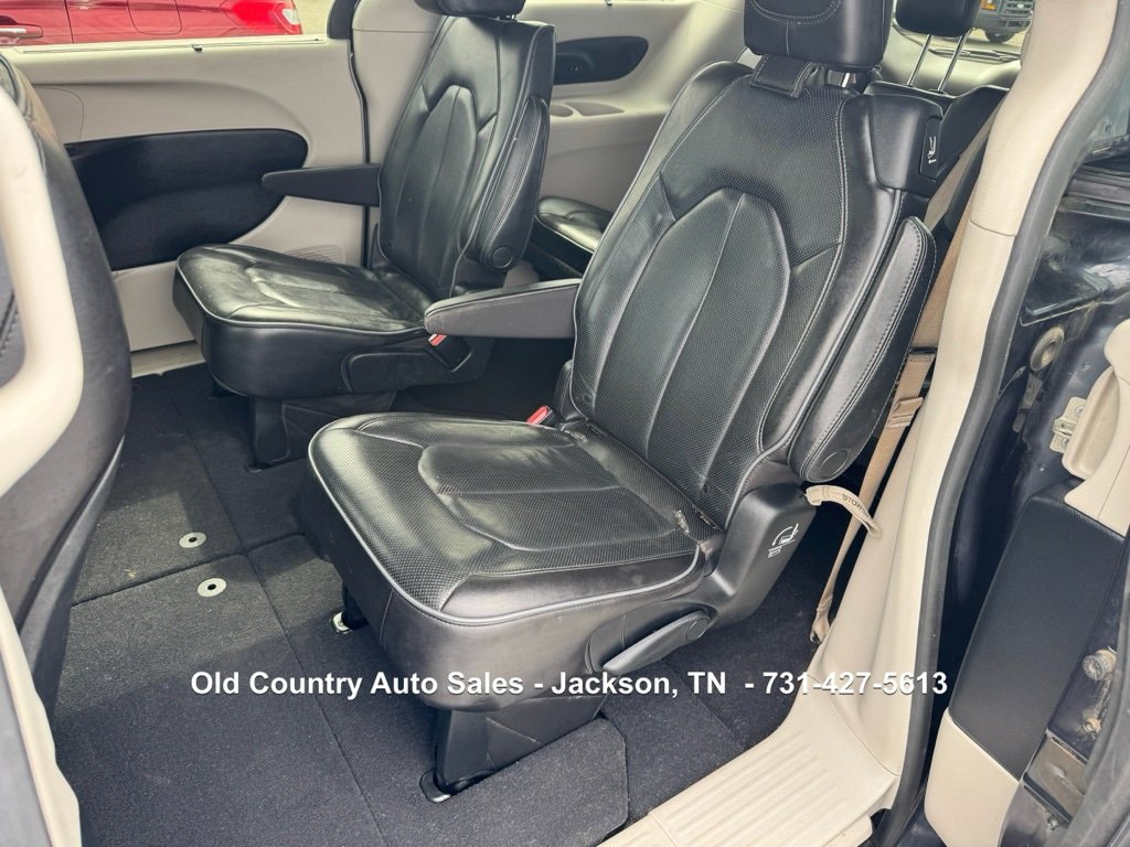 Used 2020 Chrysler Pacifica Limited FWD image 13