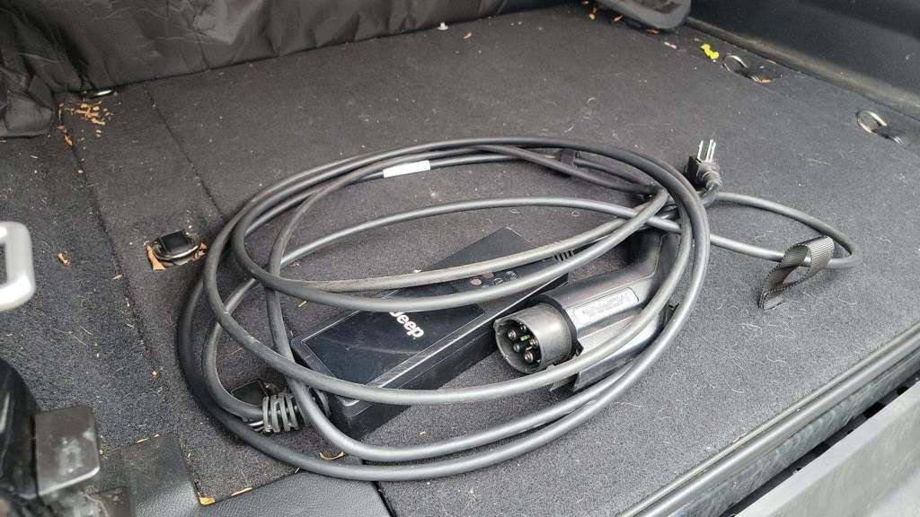 Used 2023 Jeep Wrangler Unlimited Rubicon 4xe image 3