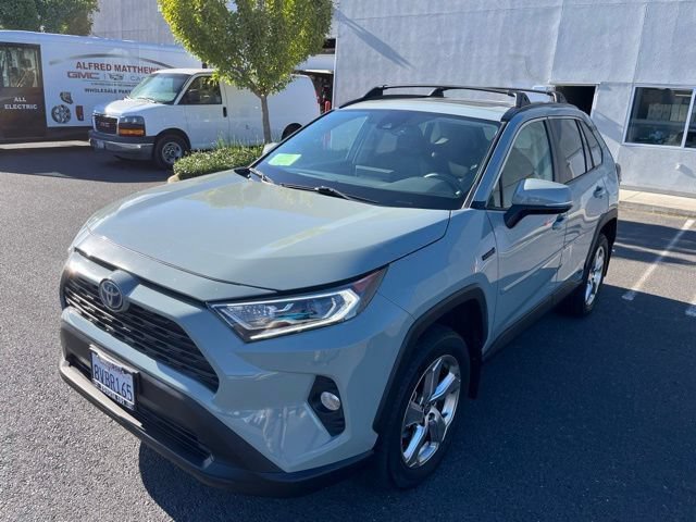 Used 2021 Toyota RAV4 XLE Premium AWD/4WD image 9