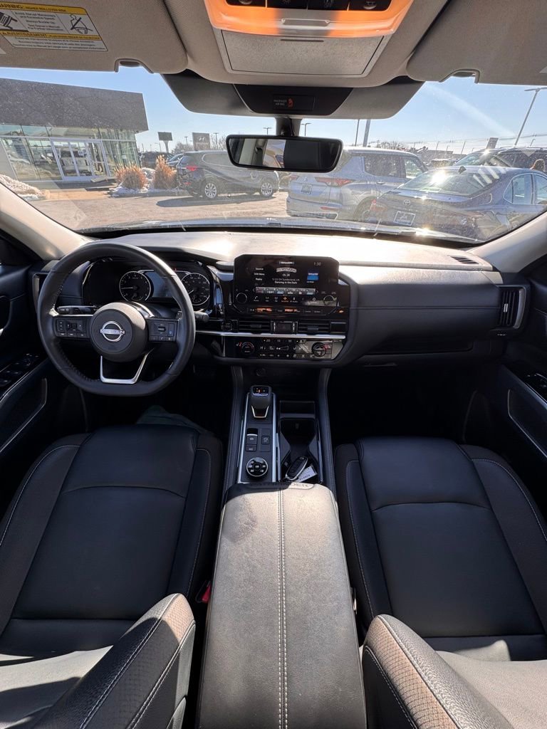 Used 2025 Nissan Pathfinder SL image 20