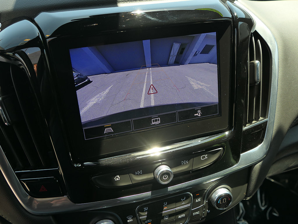 Used 2022 Chevrolet Traverse LT w/ LPO, Cargo Package FWD image 21