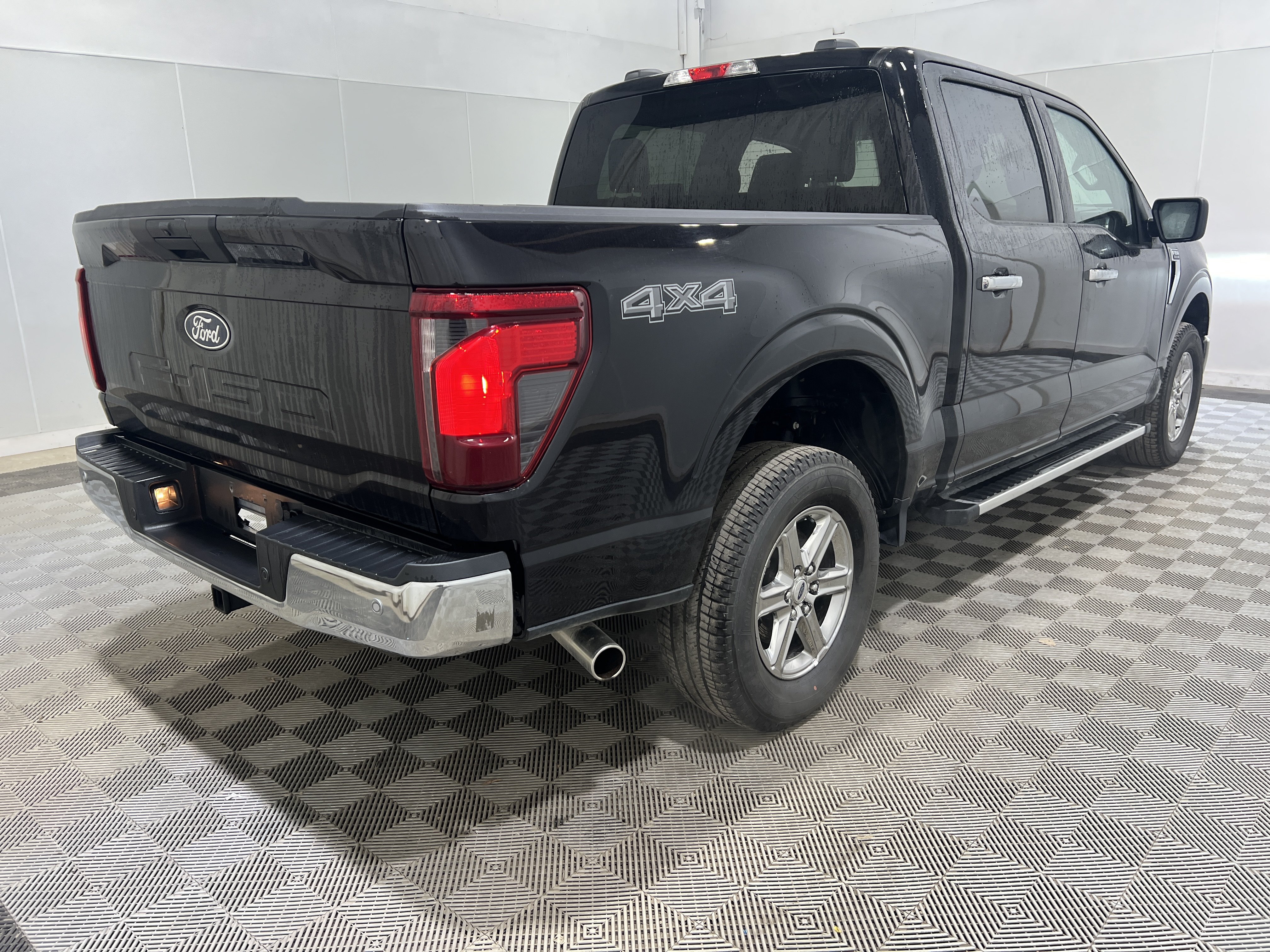 Used 2025 Ford F150 XLT w/ Equipment Group 301A Standard AWD/4WD image 3