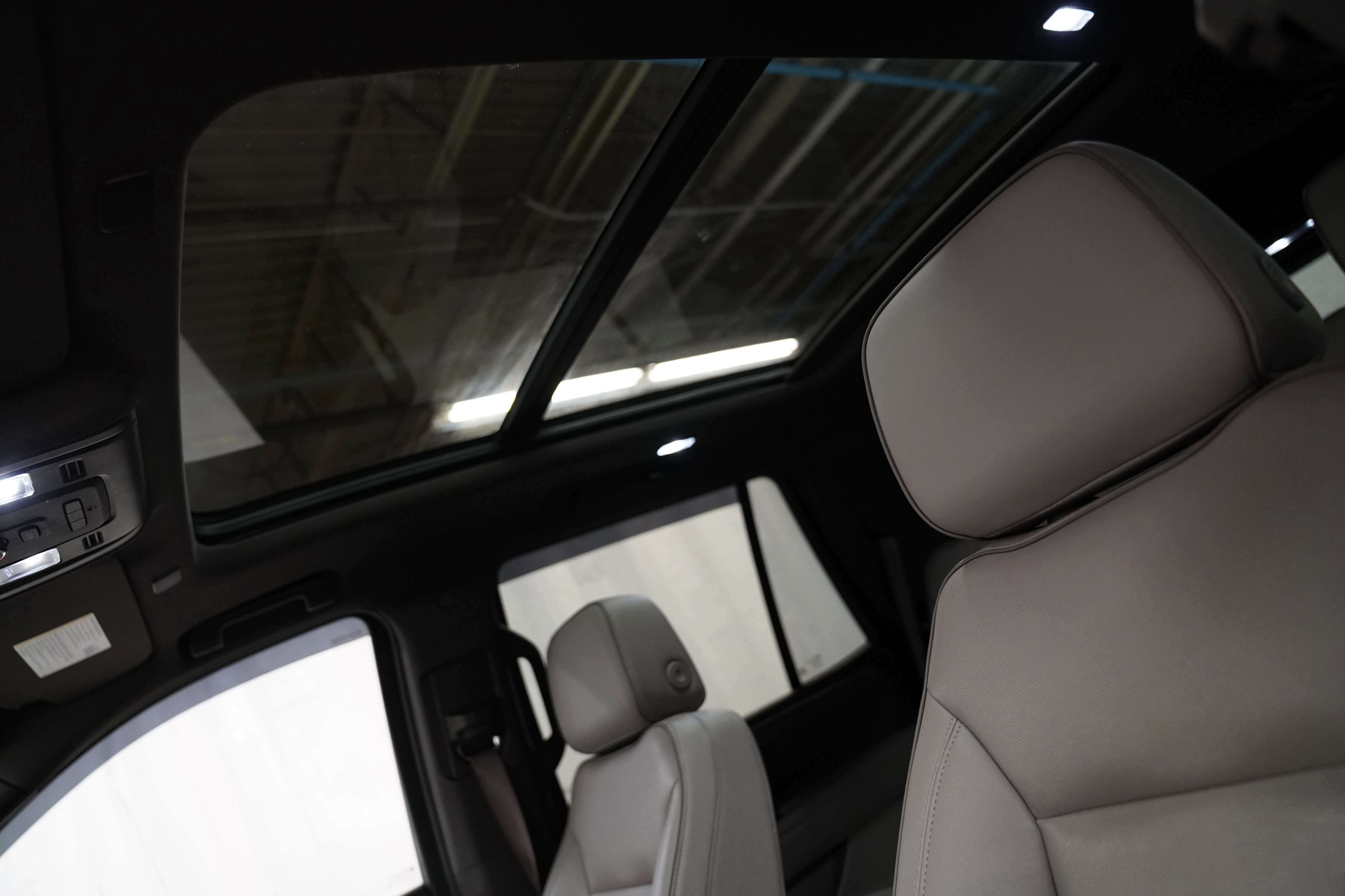 Used 2023 GMC Yukon SLT image 32