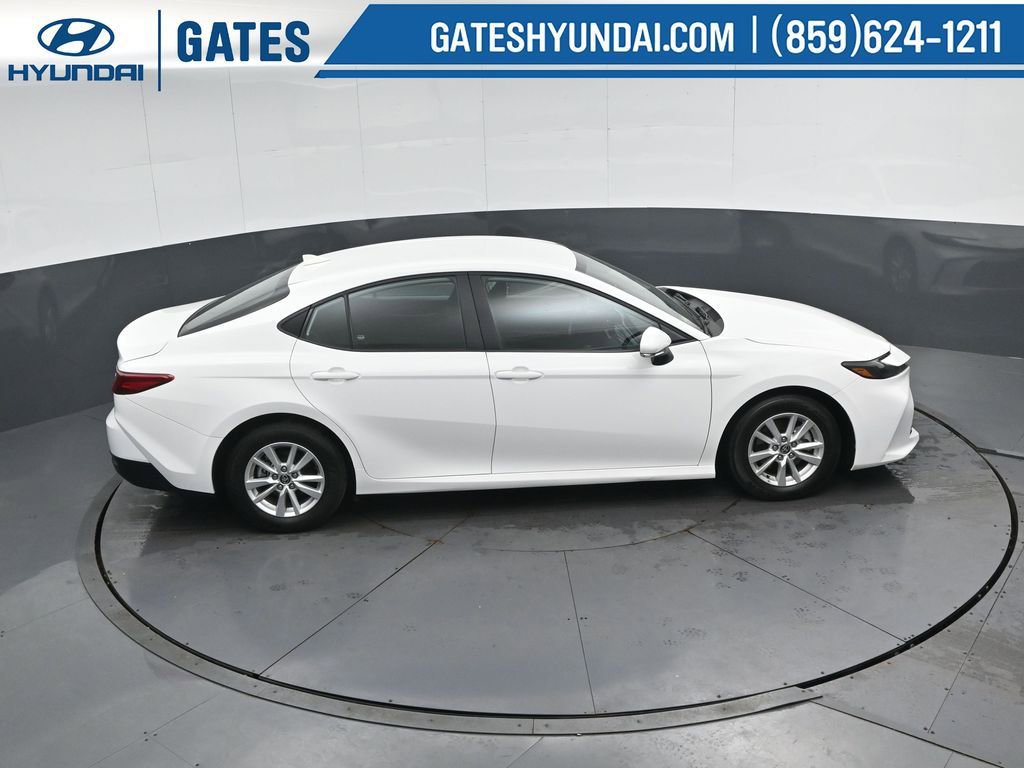 Used 2025 Toyota Camry LE image 49