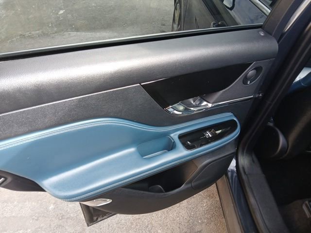 Used 2020 Lincoln Corsair Reserve image 22