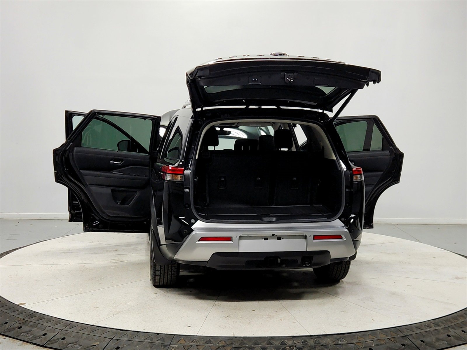 Used 2024 Nissan Pathfinder Platinum w/ Lighting Package (N93) image 14