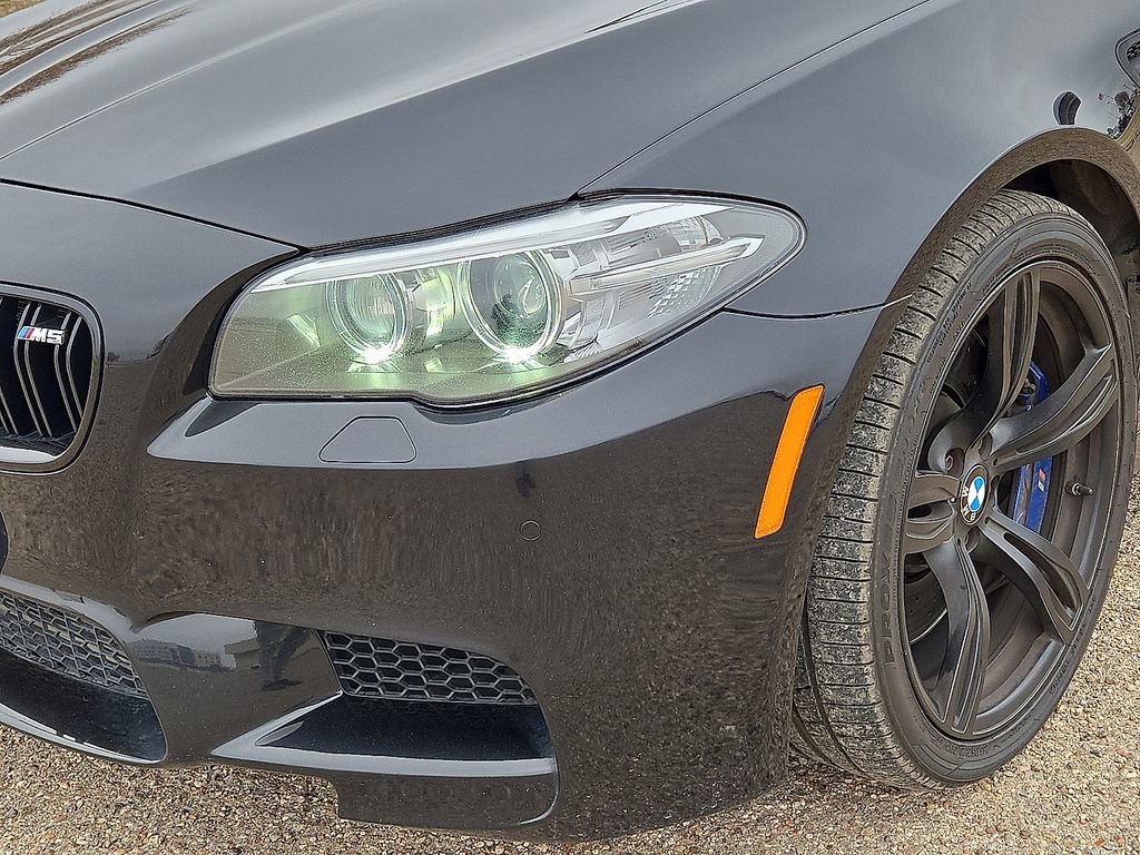 Used 2015 BMW M5 RWD image 9