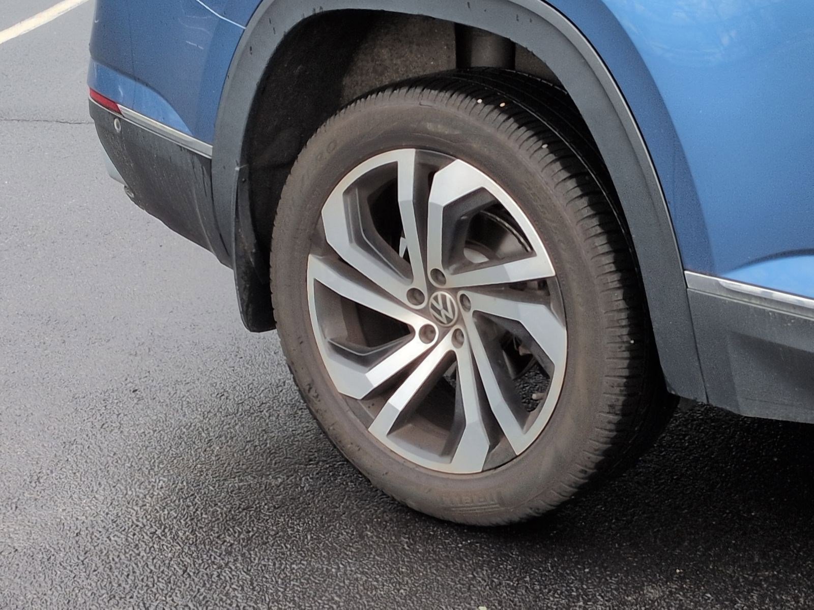 Used 2021 Volkswagen Atlas SEL Premium image 12