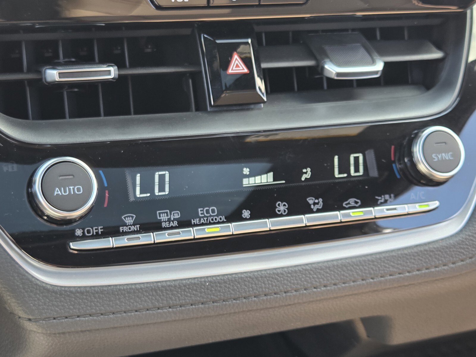 Used 2026 Toyota Corolla Cross XLE w/ Convenience Package image 15