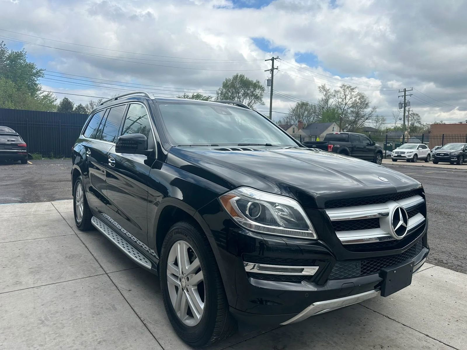 Used 2016 Mercedes-Benz GL 450 4MATIC image 3